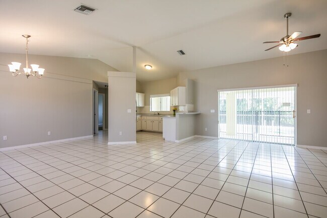 Foto del edificio - 2207 SW 12th Pl