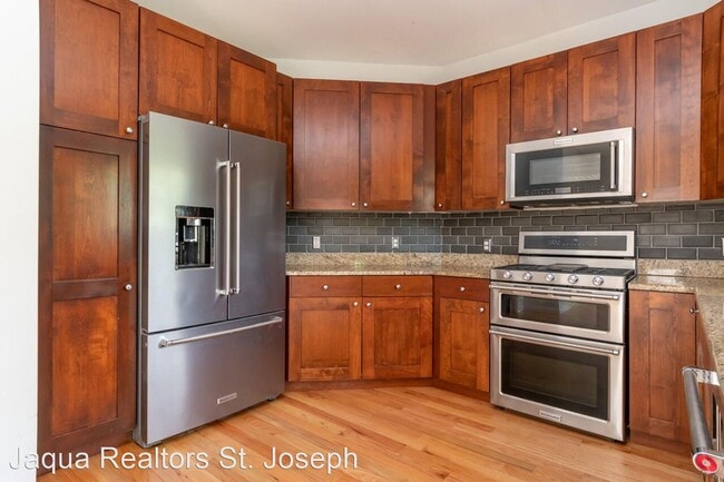 Building Photo - 4 br, 3 bath House - 1862 Derfla Drive