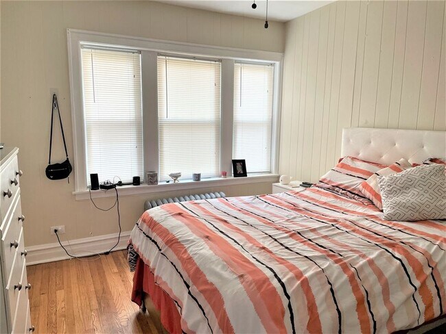 Foto del edificio - 4409 N Kenneth Ave