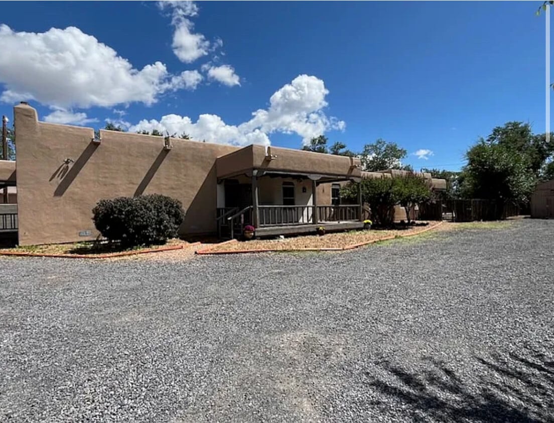 Primary Photo - 3996 Agua Fria St