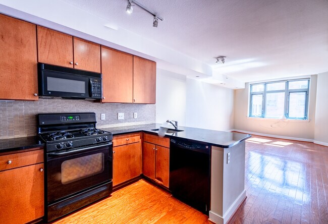Building Photo - 1117 10th St NW
