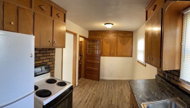 Building Photo - Plenty of Space in this Ranch Home