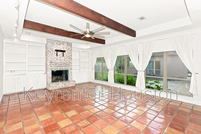 Building Photo - 2234 Foreland Dr