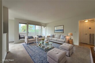 Building Photo - 618 Oakmont Ave