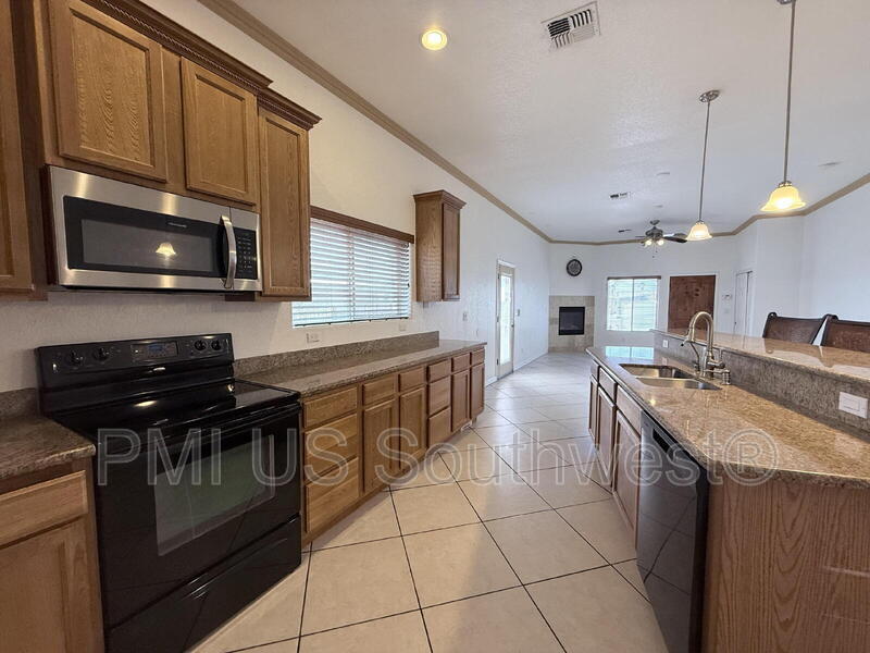Primary Photo - 926 Stahlman Dr
