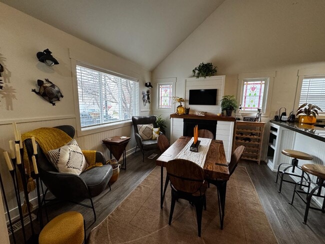 Foto del edificio - 1638 Stony Meadow Ln