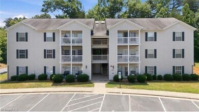 Building Photo - 903 Hanahan Ct