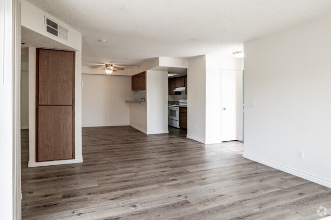 1BR, 1BA - 700SF Living Room - Harbor Village Apartments