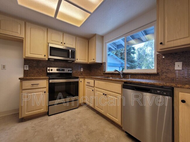 Building Photo - 813 Florin Rd