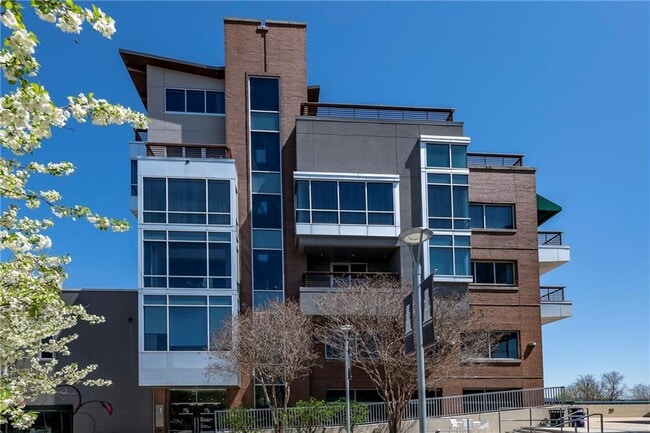 Foto del edificio - 5 W Mountain St