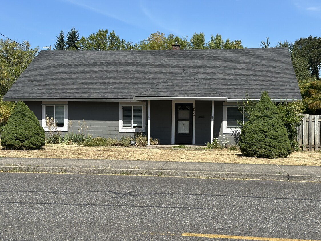 Foto principal - 2674 Columbia Blvd