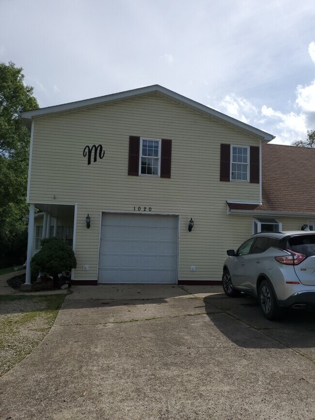 Building Photo - 1020 Mount Vernon Rd