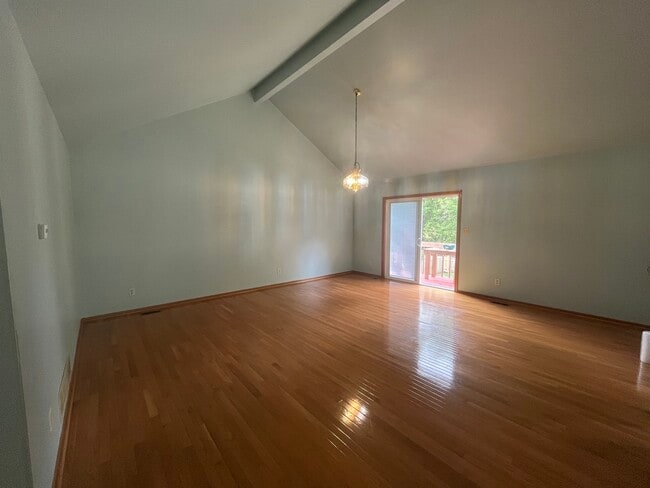 Building Photo - 965 Amberwood Pl