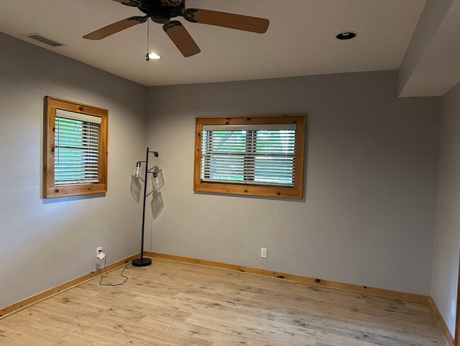 Building Photo - 189 Eagle Ridge Dr