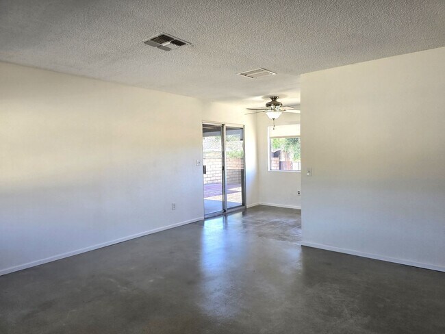 Foto del edificio - Remodeled Two Bedroom in Morongo Valley