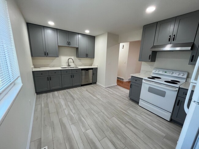 Foto del edificio - $500 Move in Special - Spacious 4 bed 2 ba...