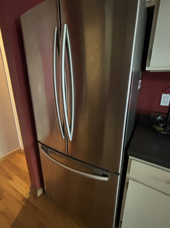 all stainless appliances - 6620 E Mississippi Ave