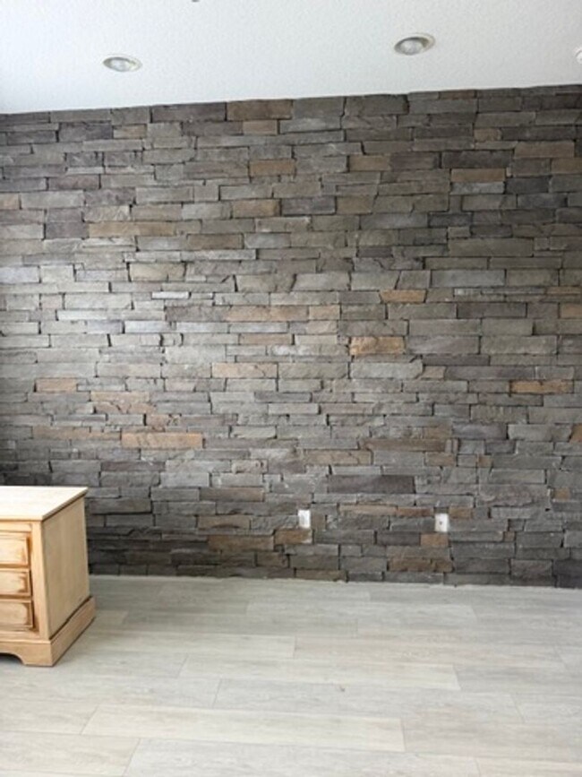 Foto del edificio - Townhome for rent
