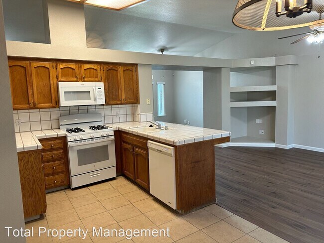 Building Photo - 3 br, 2.5 bath House - 705 S. Latimer St.