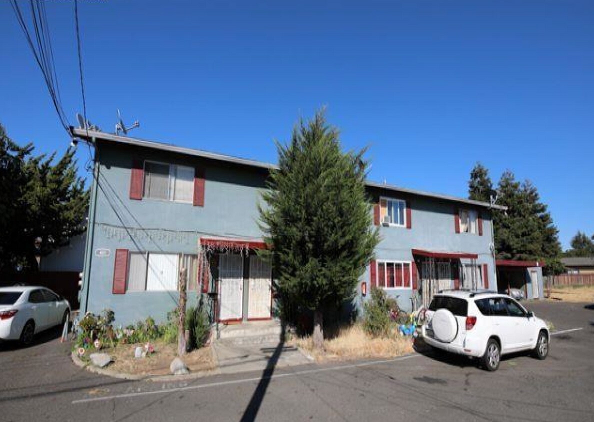 Primary Photo - 407 Meek Ave