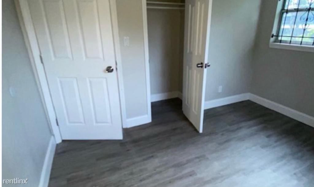 Building Photo - 2 br, 1 bath House - 4442 Bessie Circle West