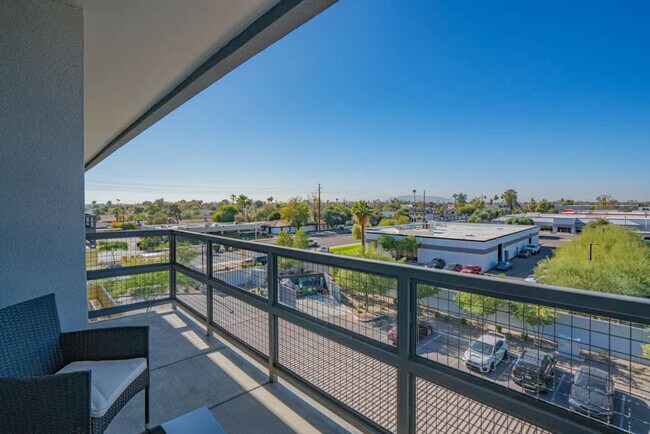 Foto del edificio - 1980 E Broadway Rd