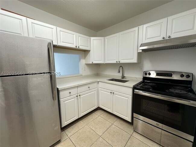 Foto del edificio - 10900 SW 104th St