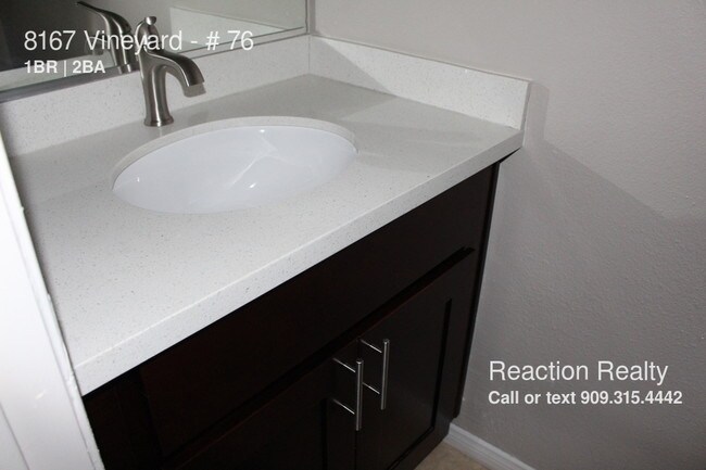 Foto del edificio - 8167 Vineyard Ave