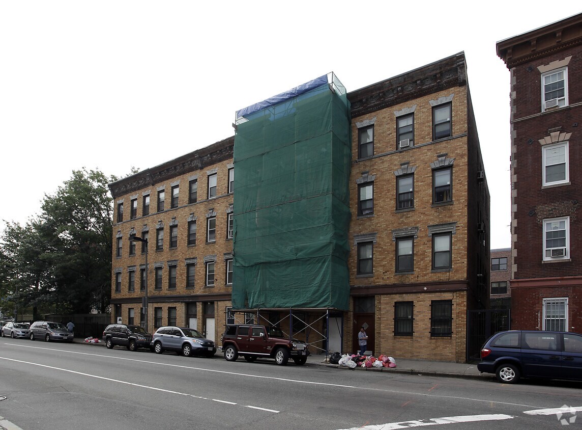 225 E Berkeley - 225 E Berkeley St