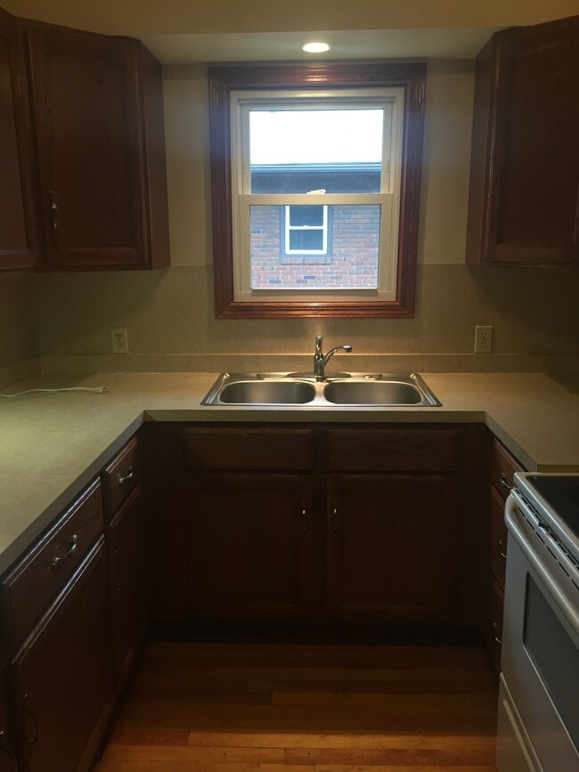 Kitchen 1 - 1510 Front St