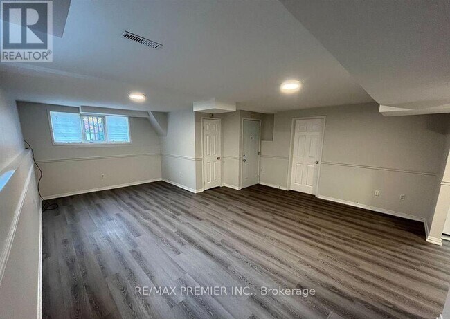 Photo du bâtiment - 11 Draper Crescent