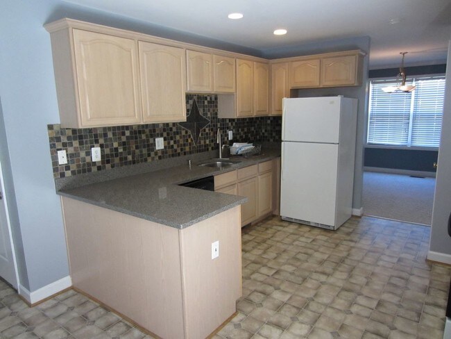 Building Photo - 21 Perkins Ln