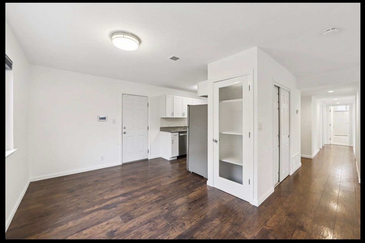 Building Photo - 151 Marquette Ave