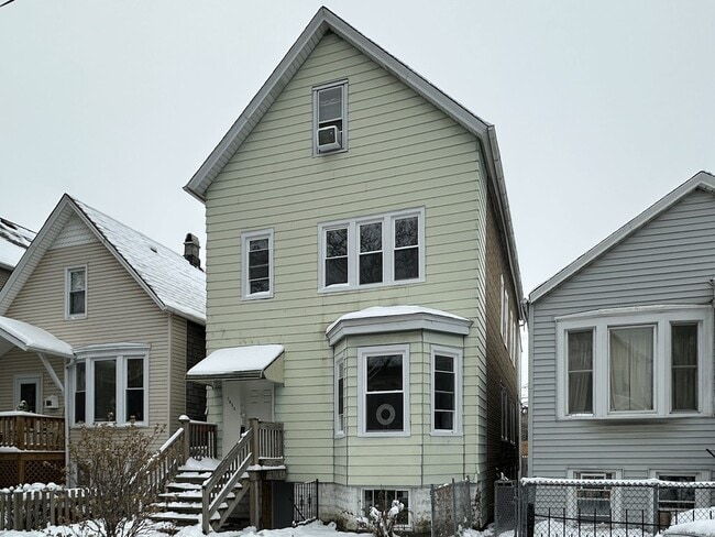 Building Photo - 1626 N Fairfield Ave