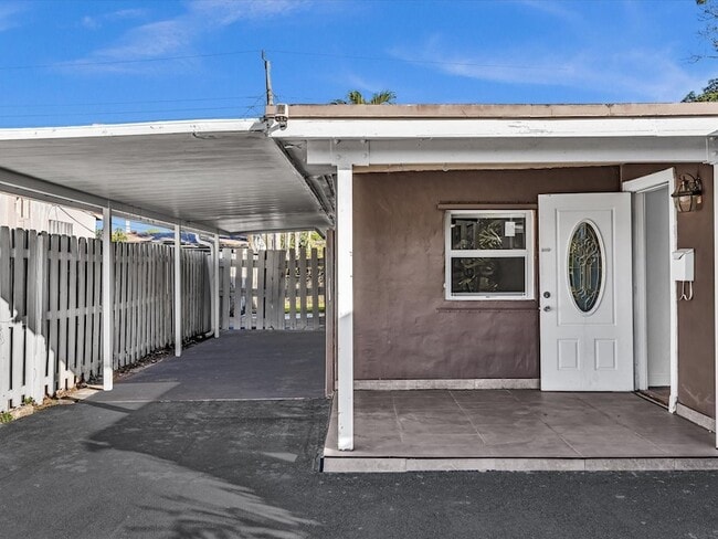 Building Photo - 6661 Meade St