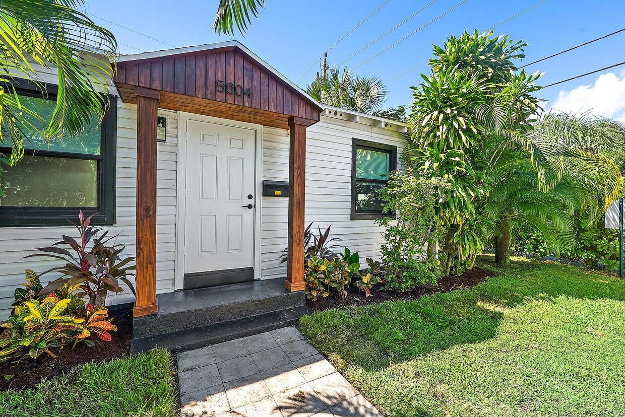 Foto principal - 5004 Webster Ave
