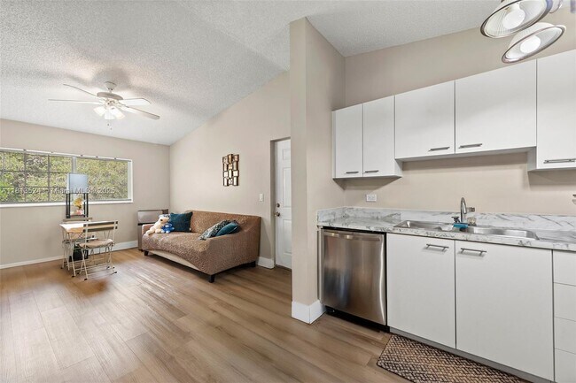 Foto del edificio - 3690 N 56th Ave