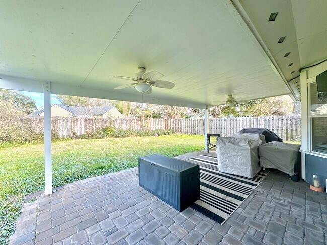 Building Photo - Comfortable and Stylish: Inviting 3-Bedroo...