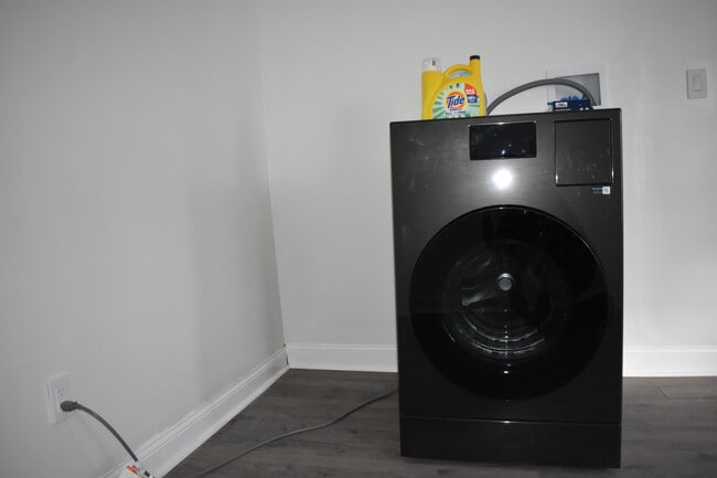 Building Photo - 122 Intervale Ave