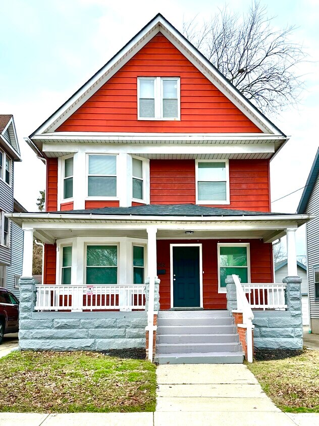 Primary Photo - 1362 E 111th St