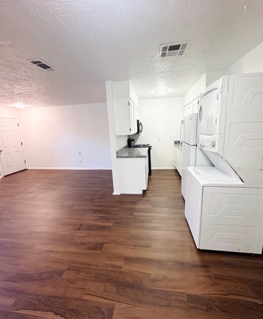 Building Photo - Jean Lafitte