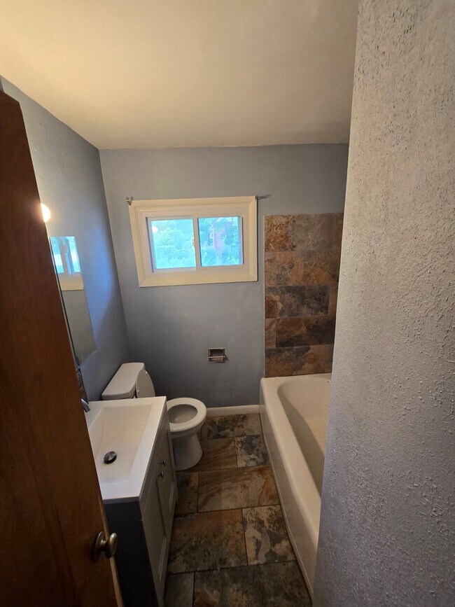 Foto del edificio - 3BD/ 1.5 BA Home for Rent Cleveland