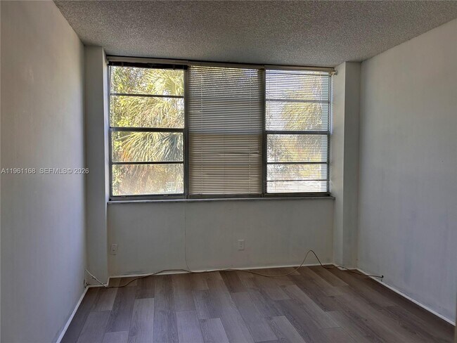 Foto del edificio - 2761 Taft St