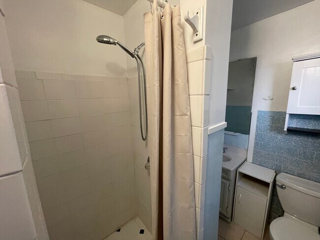 Foto del edificio - 377 Douglas St