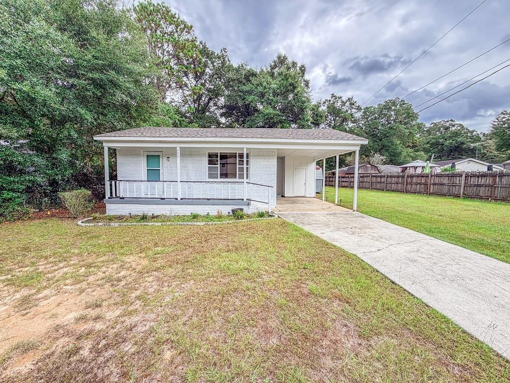 Primary Photo - 220 Ennis St