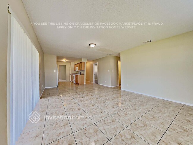 Building Photo - 99 Oaxaca Ln