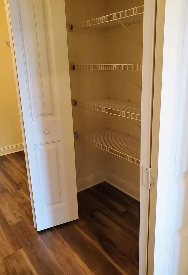 Building Photo - 6289 Redberry Dr