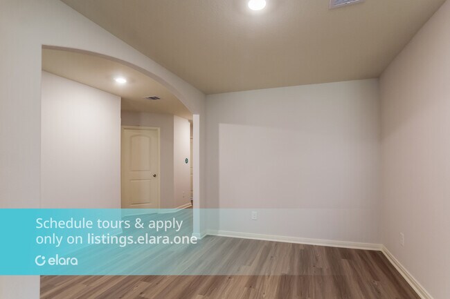 Foto del edificio - 25382 CYPRESS BEND DR