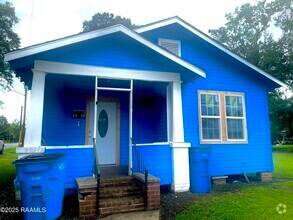 Building Photo - 1013 Iberia St