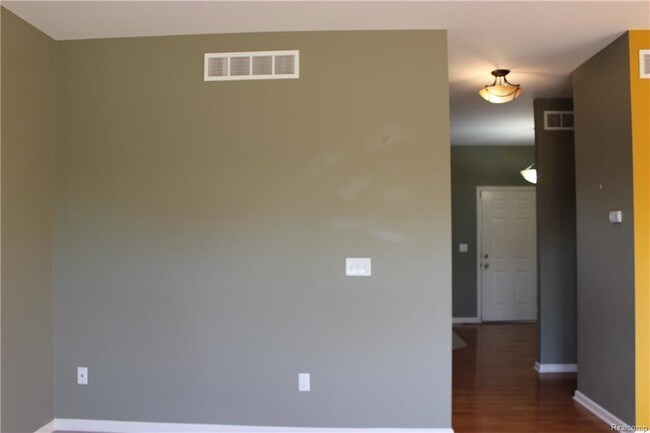 Building Photo - 3475 Talbert Cir